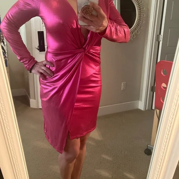 Lulu’s Size Small Hot Pink Metallic - Picture 4 of 6